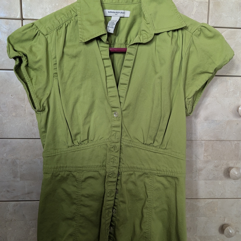Banana Republic Olive Button-Up Shirt